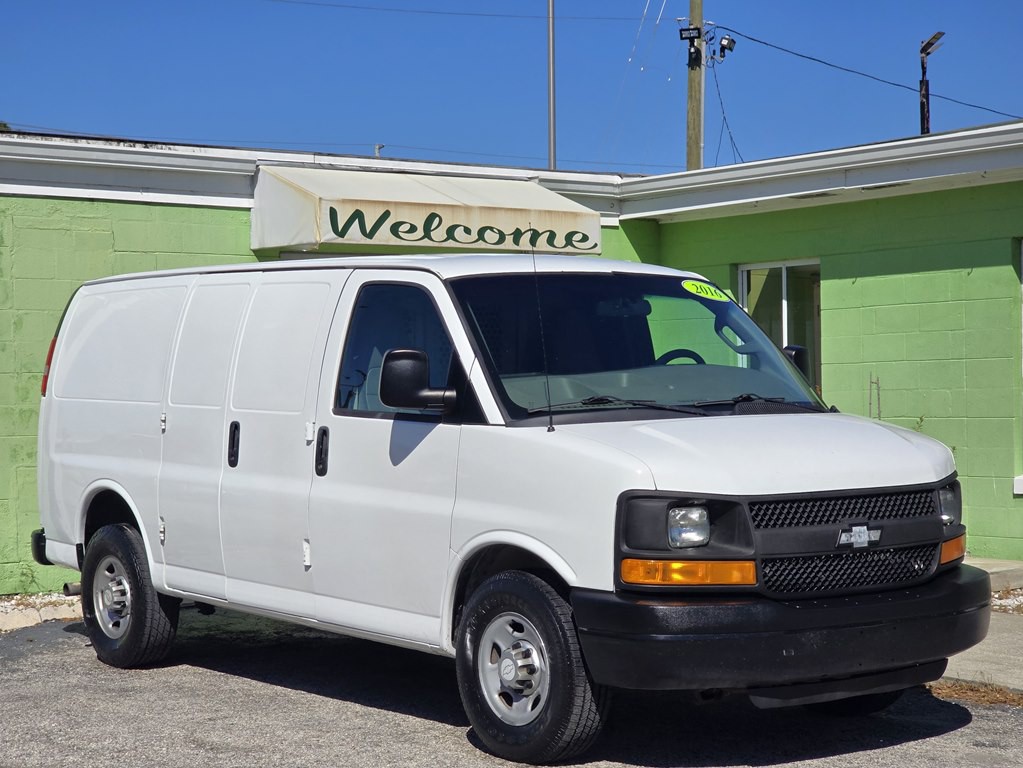 2016 Chevrolet Express Image 1