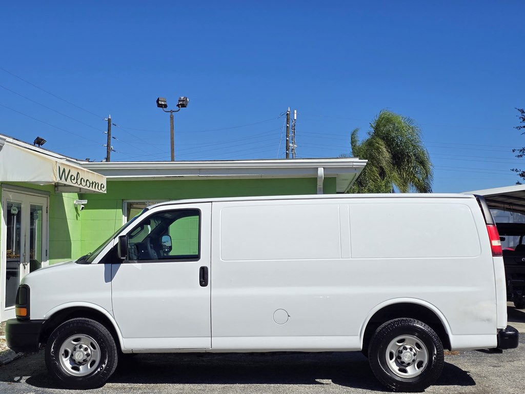 2016 Chevrolet Express Image 5