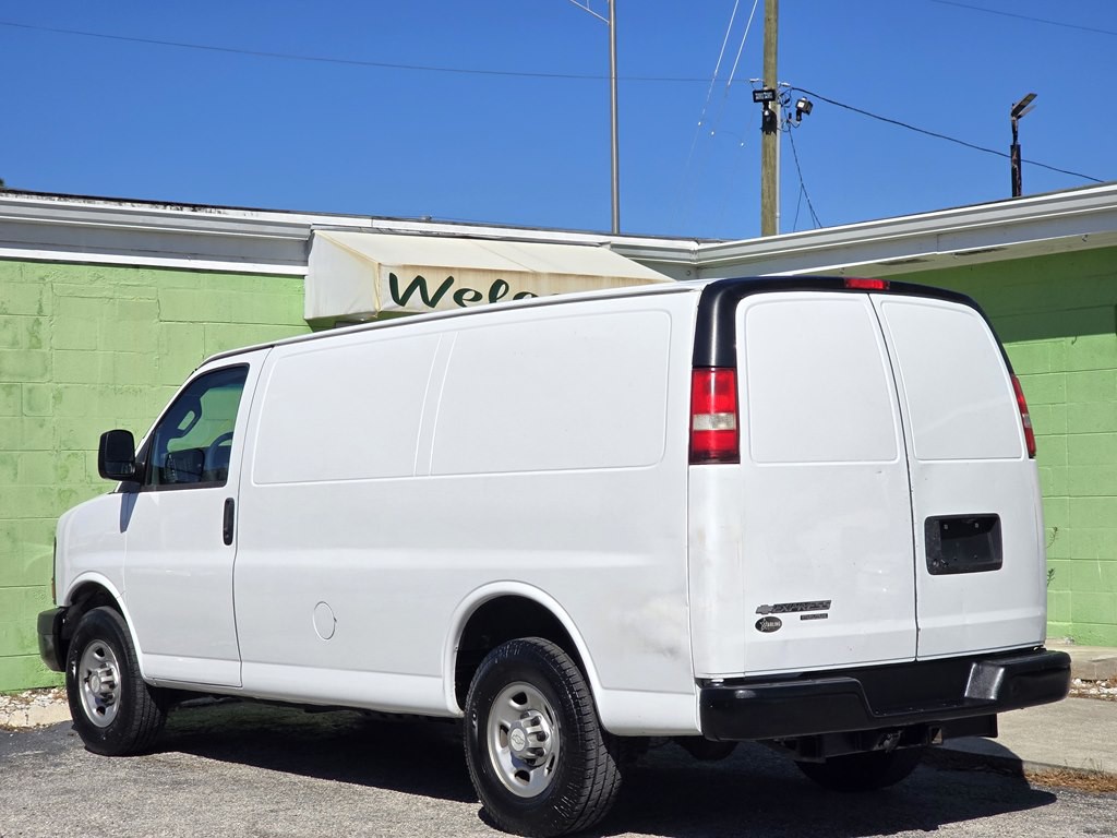 2016 Chevrolet Express Image 6