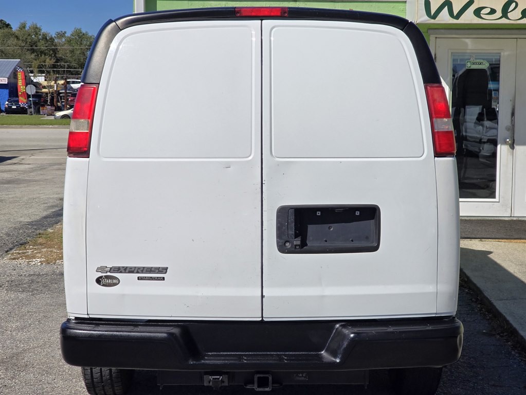 2016 Chevrolet Express Image 7