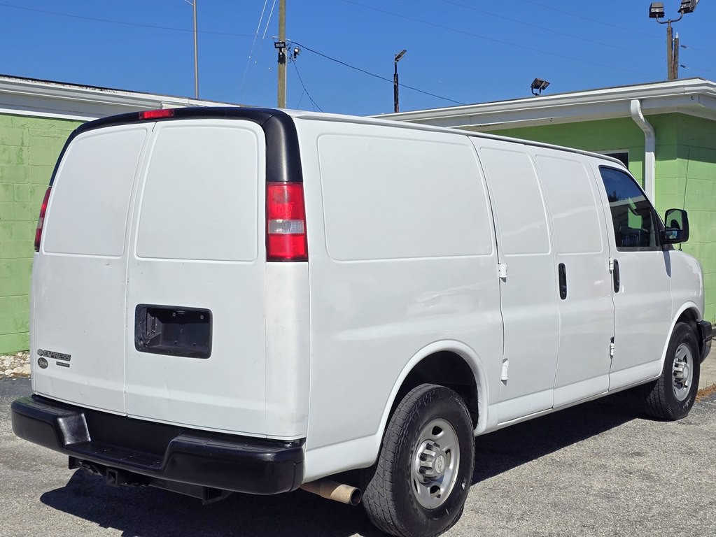 2016 Chevrolet Express Image 8