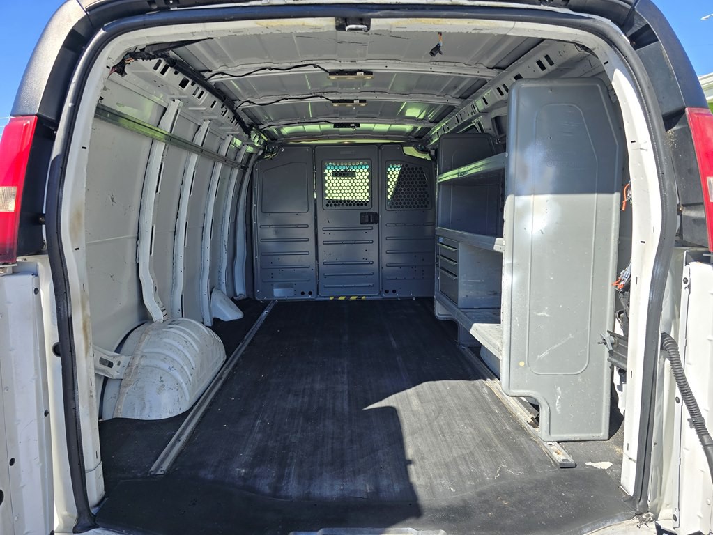 2016 Chevrolet Express Image 10