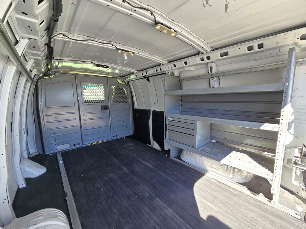 2016 Chevrolet Express Image 11