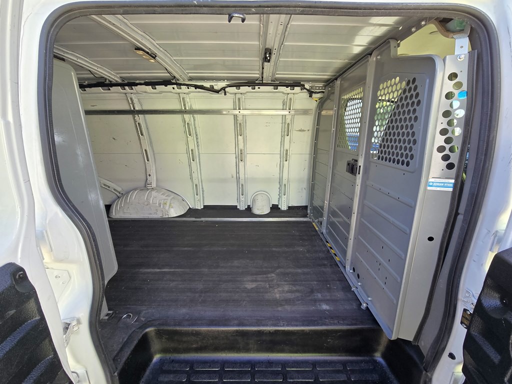 2016 Chevrolet Express Image 12