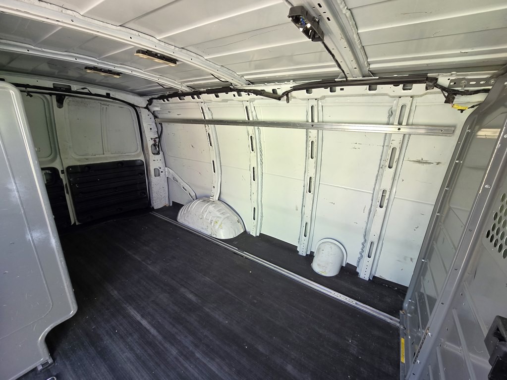 2016 Chevrolet Express Image 13