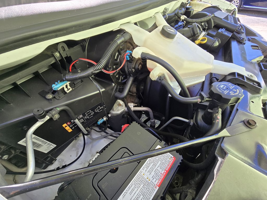 2016 Chevrolet Express Image 21