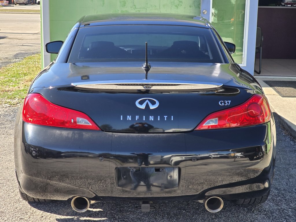 2010 INFINITI G37 Image 7