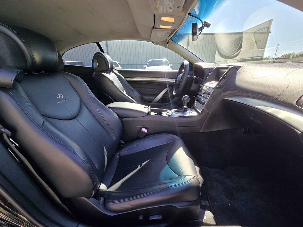 2010 INFINITI G37 Image 12