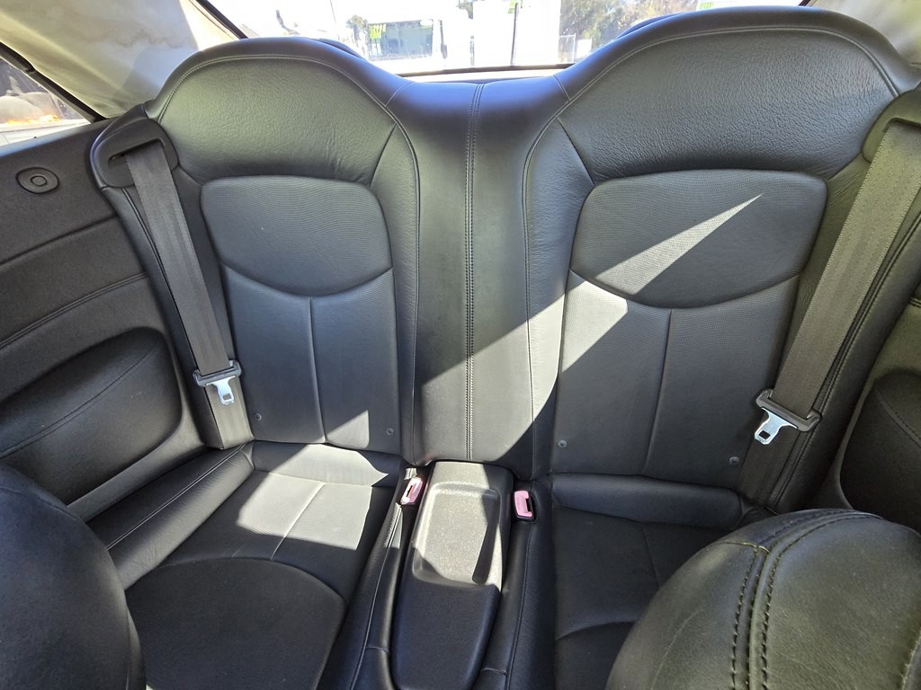 2010 INFINITI G37 Image 16