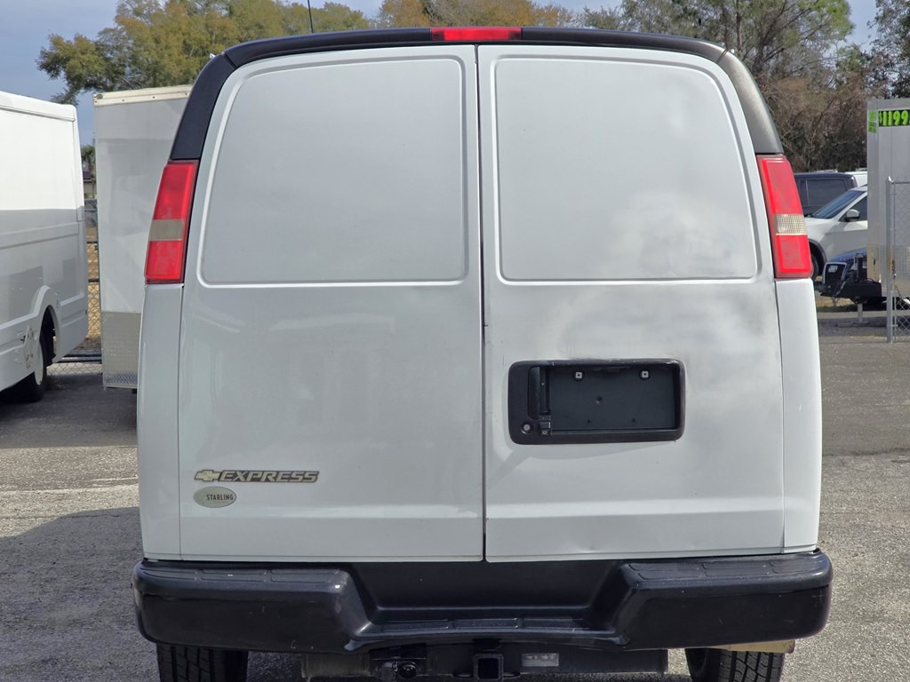 2017 Chevrolet Express Image 7