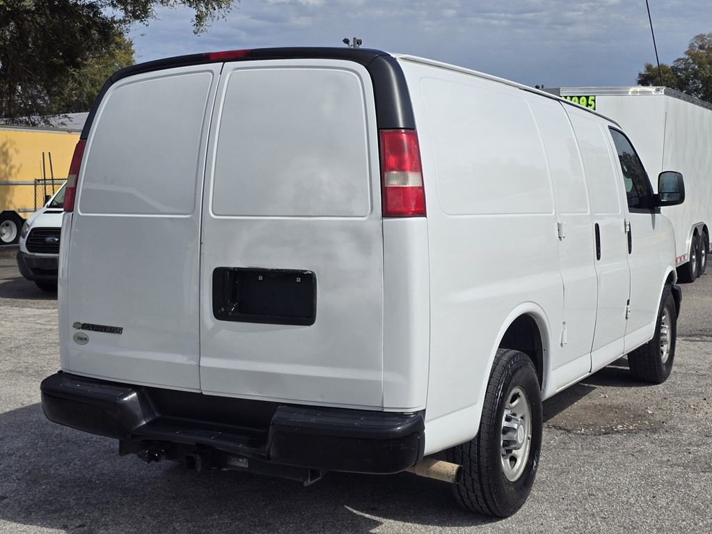 2017 Chevrolet Express Image 8