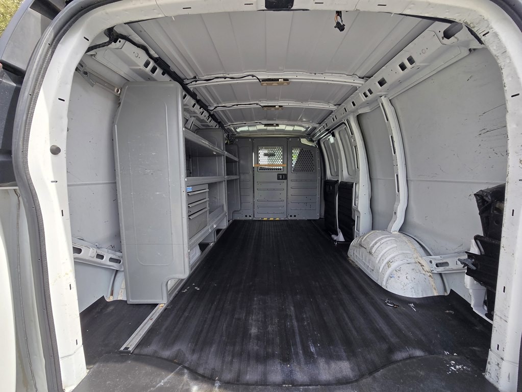 2017 Chevrolet Express Image 11