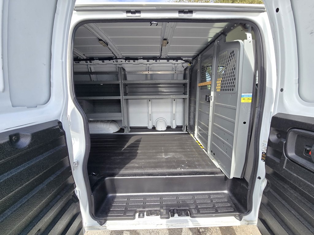 2017 Chevrolet Express Image 12