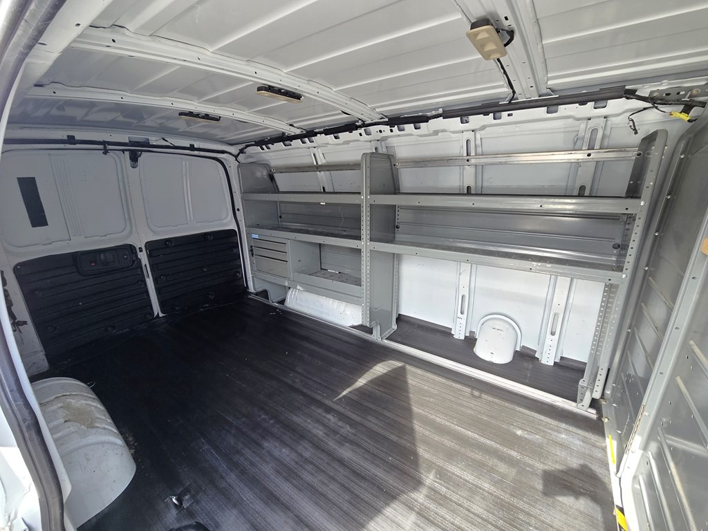 2017 Chevrolet Express Image 13