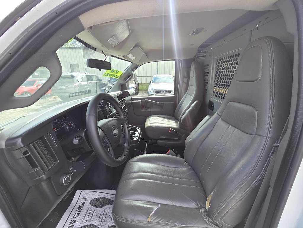 2017 Chevrolet Express Image 14