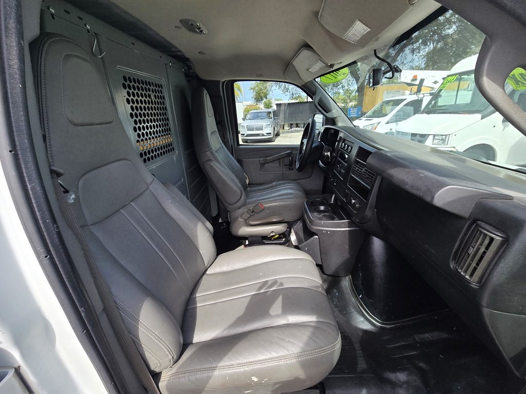2017 Chevrolet Express Image 15