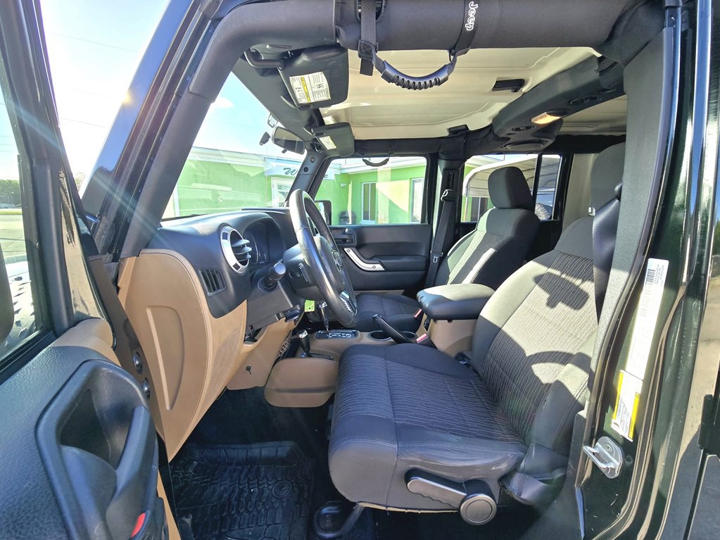 2012 Jeep Wrangler Unlimited Image 11