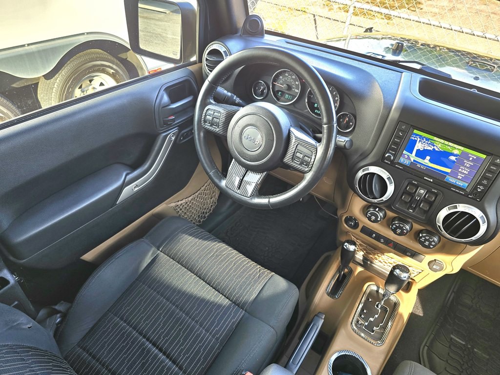 2012 Jeep Wrangler Unlimited Image 13