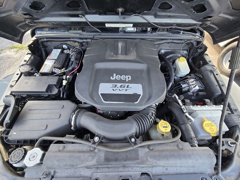 2012 Jeep Wrangler Unlimited Image 25