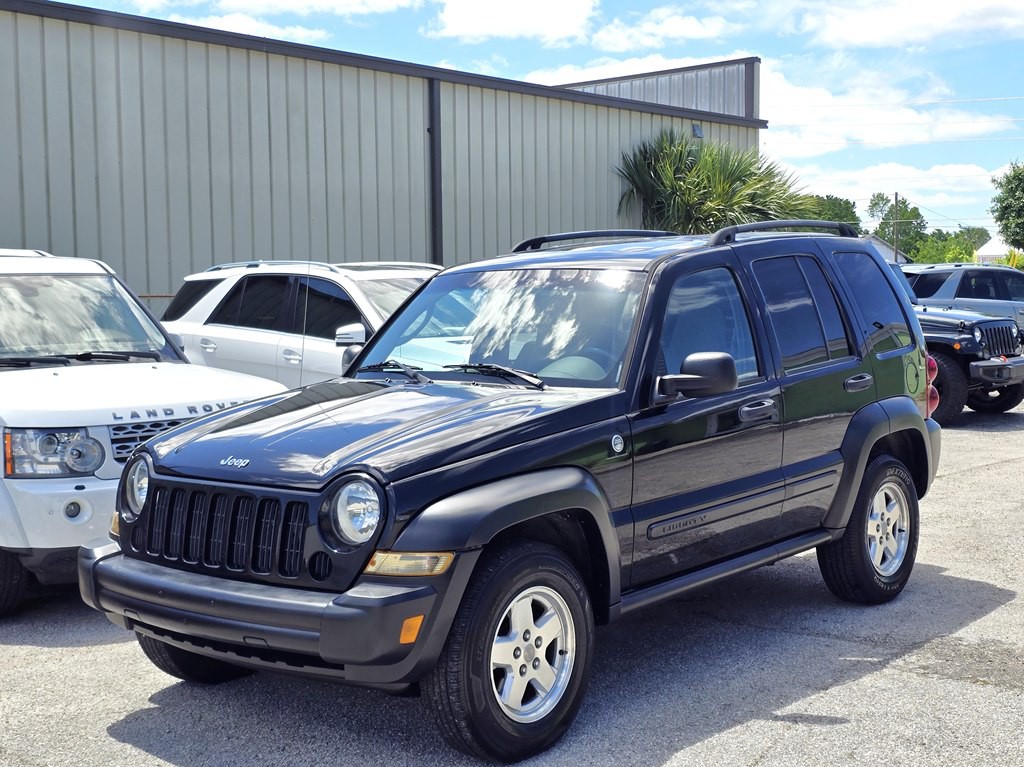 2006 Jeep Liberty Image 2