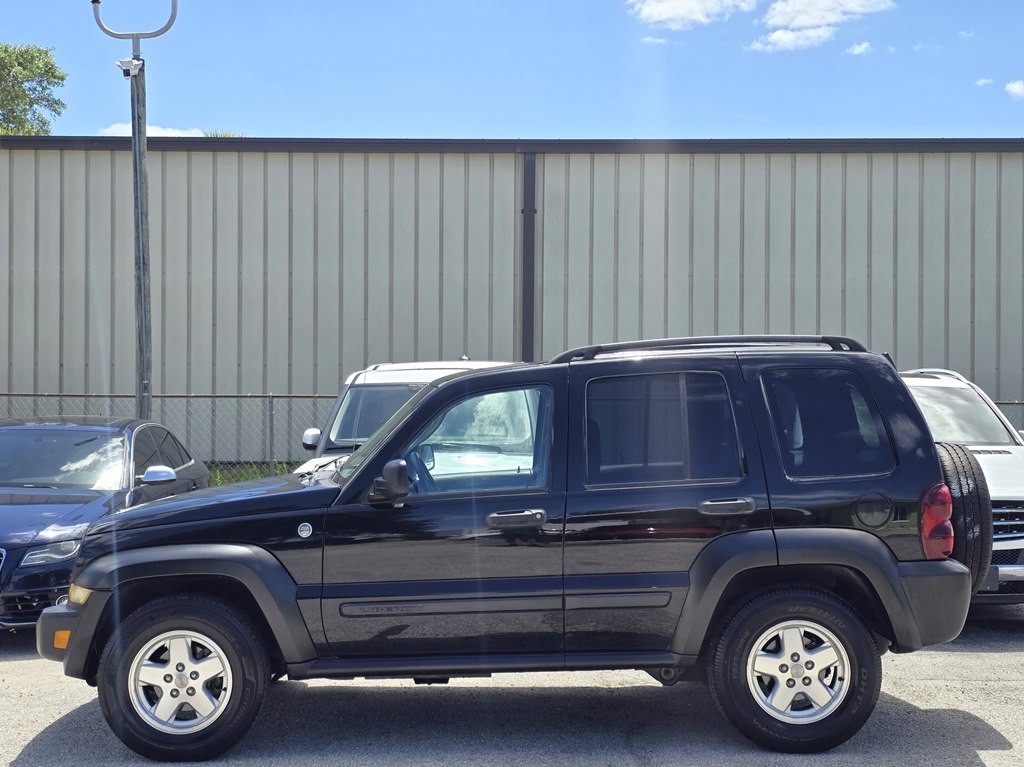 2006 Jeep Liberty Image 4