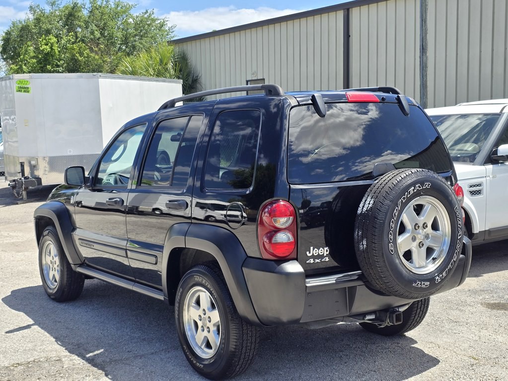 2006 Jeep Liberty Image 5