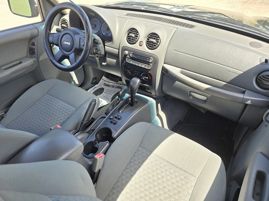 2006 Jeep Liberty Image 11