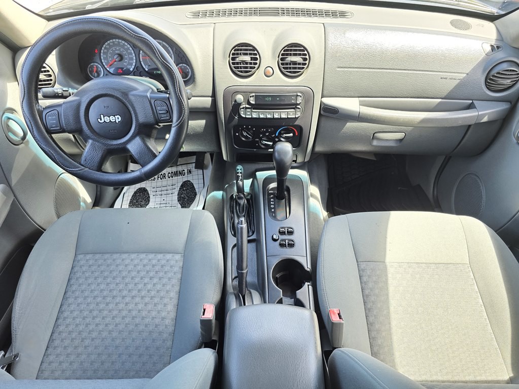 2006 Jeep Liberty Image 12