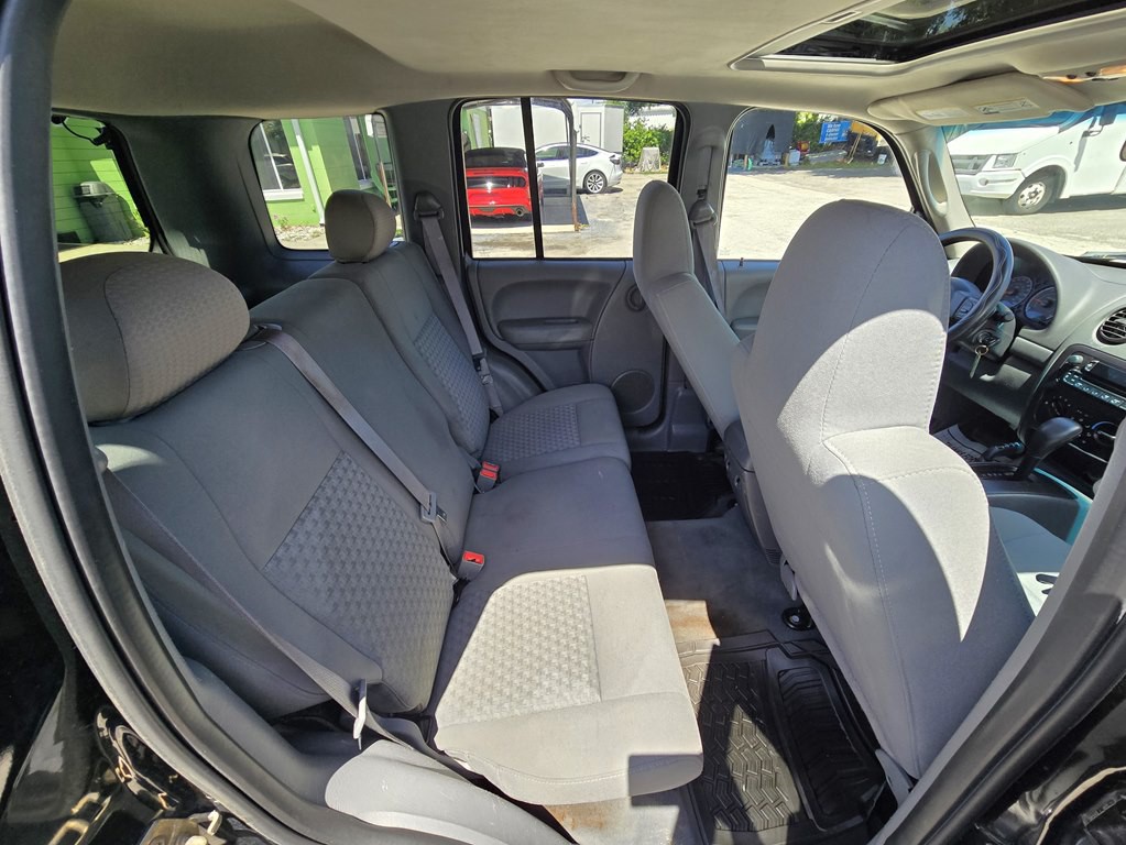 2006 Jeep Liberty Image 19