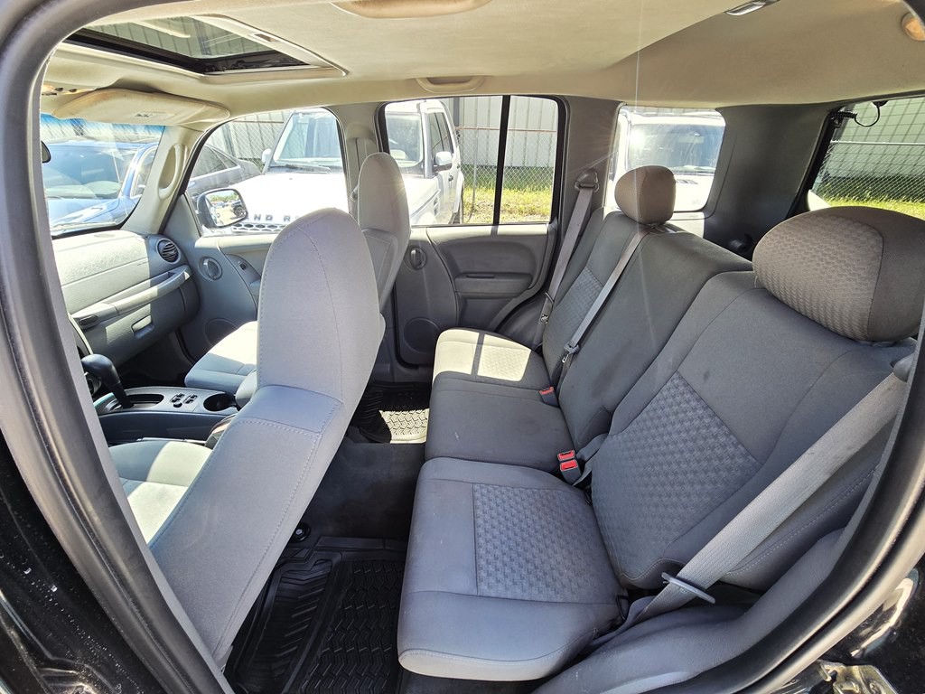 2006 Jeep Liberty Image 20