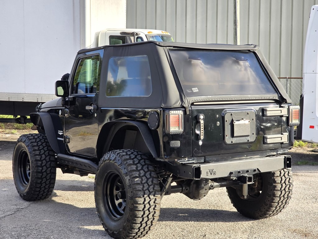 2010 Jeep Wrangler Image 8