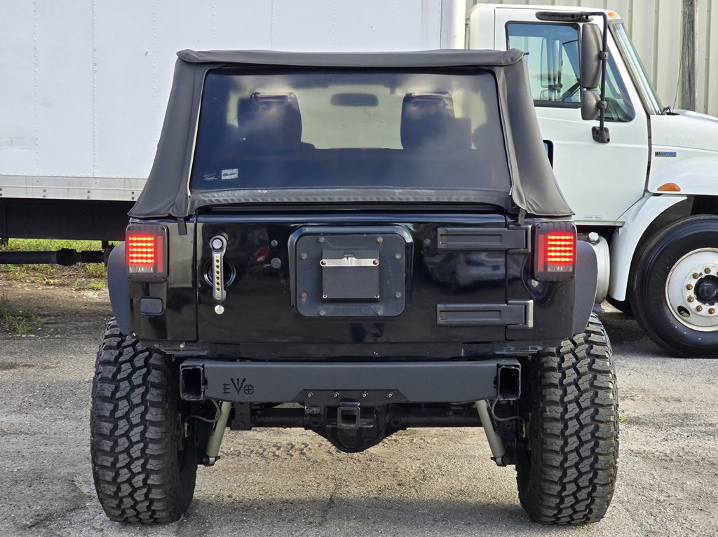 2010 Jeep Wrangler Image 9