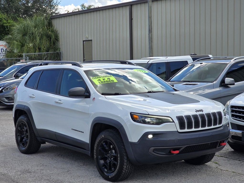 2019 Jeep Cherokee Image 2