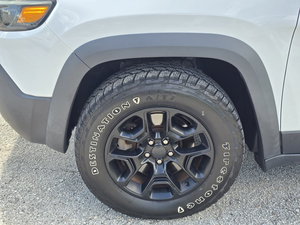 2019 Jeep Cherokee Image 10