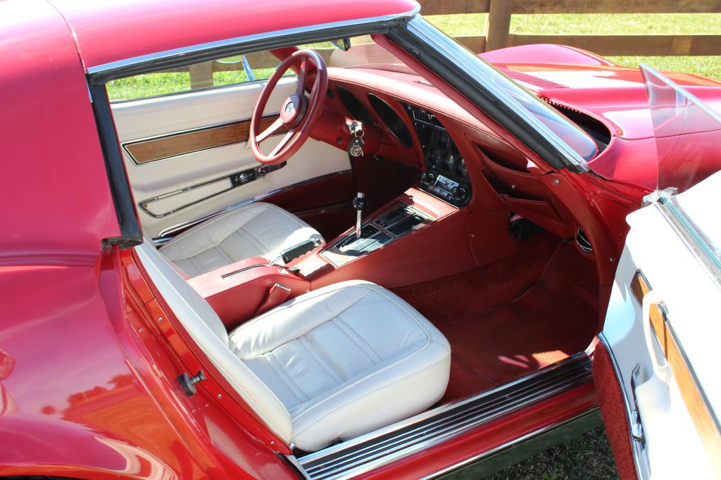 1976 Chevrolet Corvette Image 9