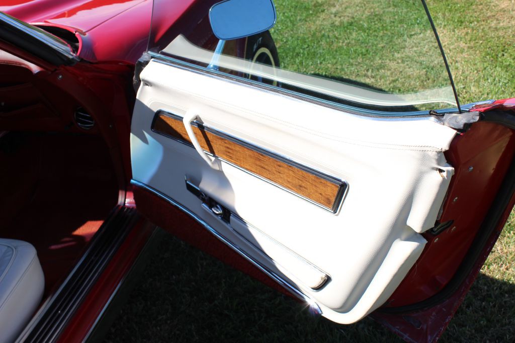 1976 Chevrolet Corvette Image 10