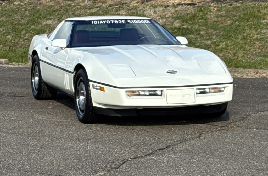 1984 Chevrolet Corvette Image 1