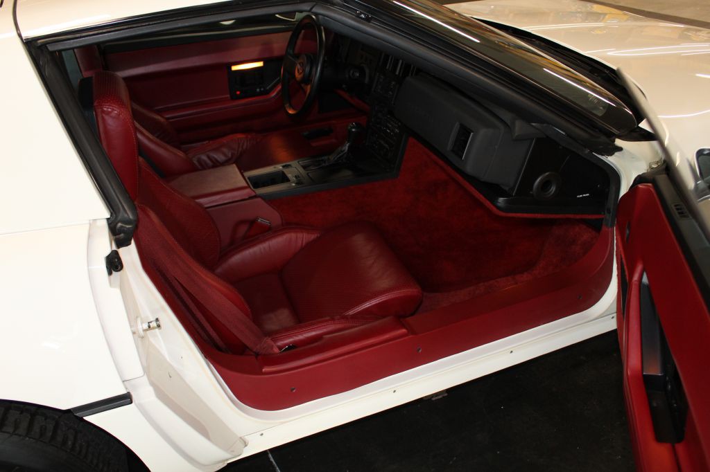 1984 Chevrolet Corvette Image 8