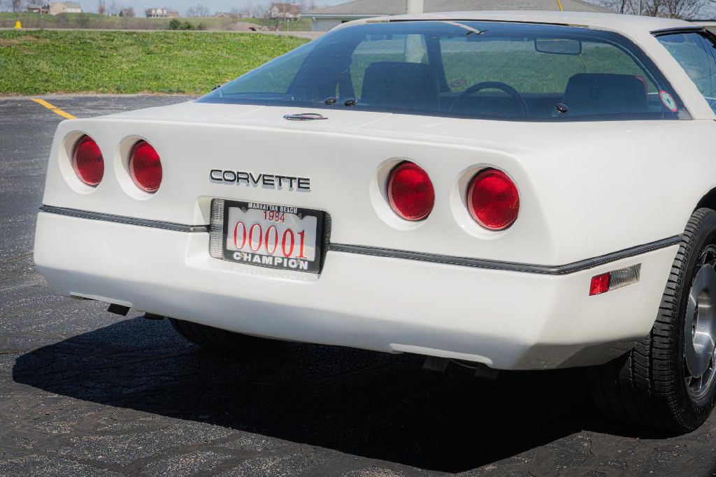 1984 Chevrolet Corvette Image 11