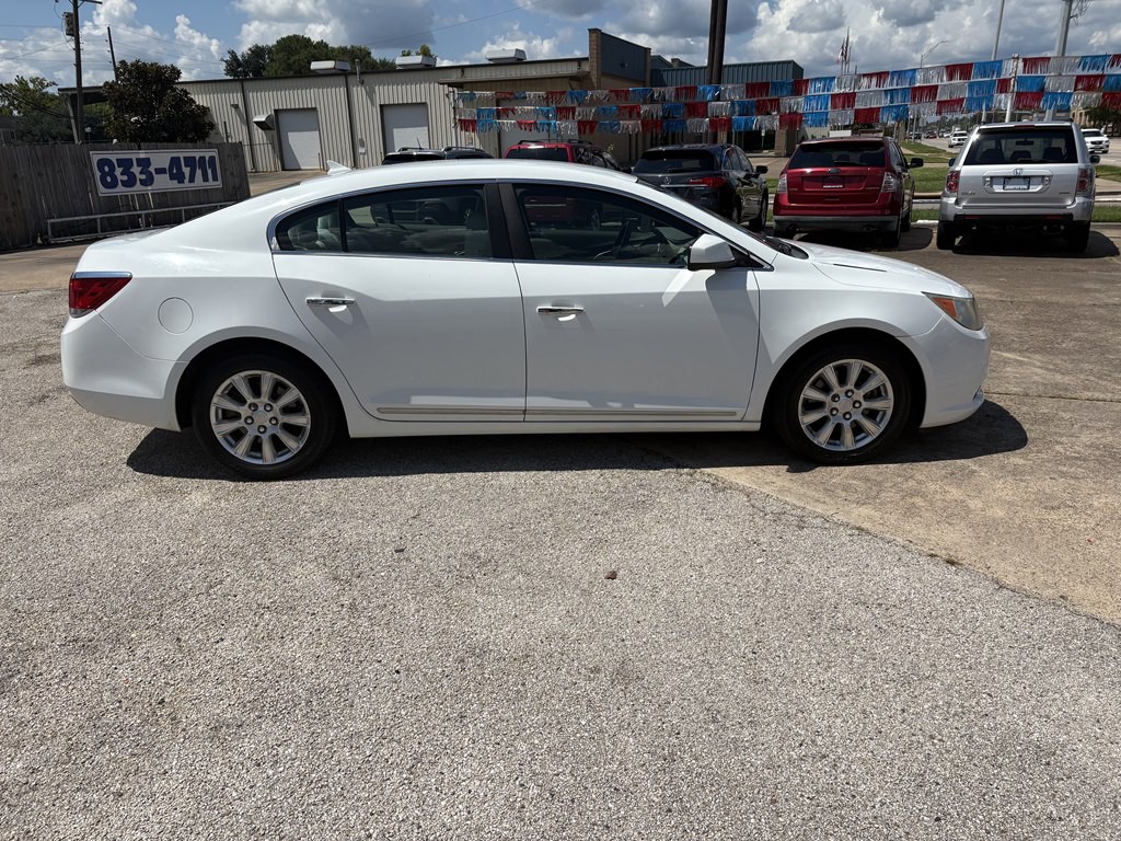 2012 Buick Lacrosse Image 2