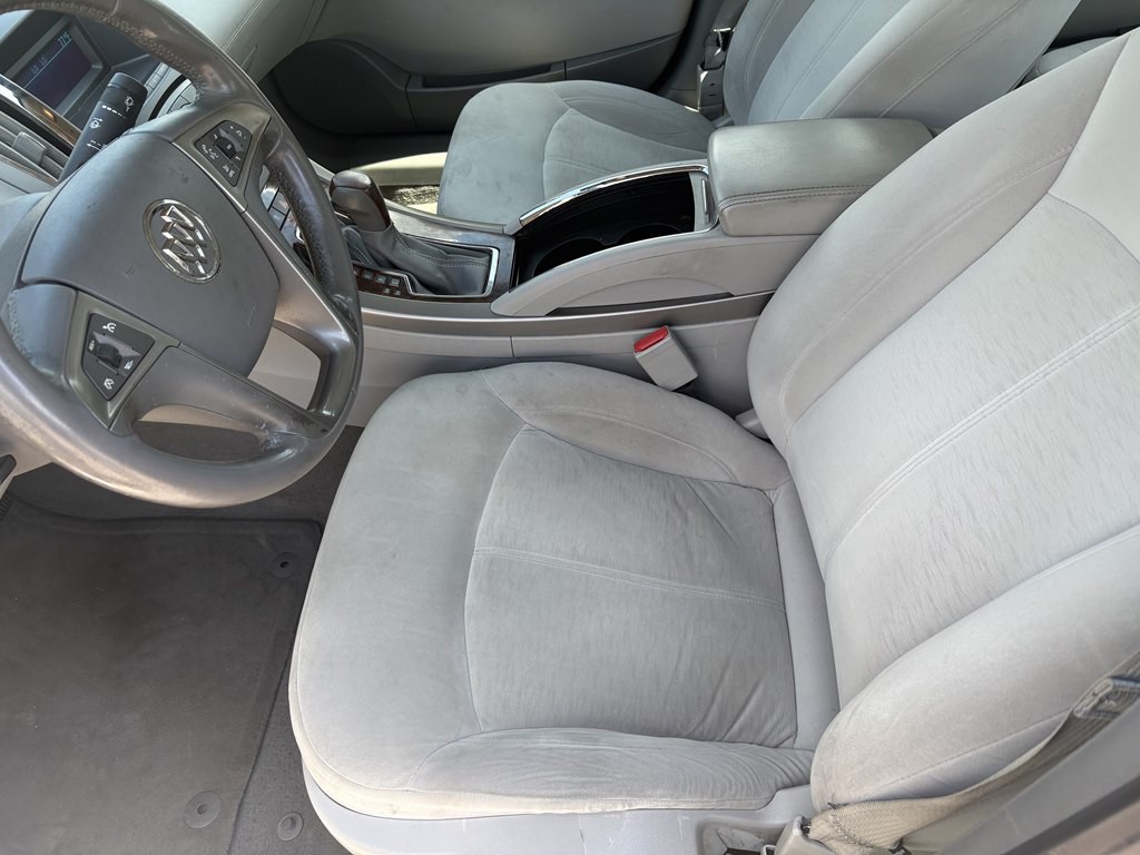 2012 Buick Lacrosse Image 4