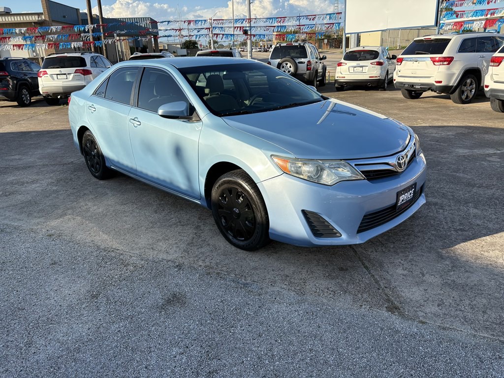 2012 Toyota Camry Image 3