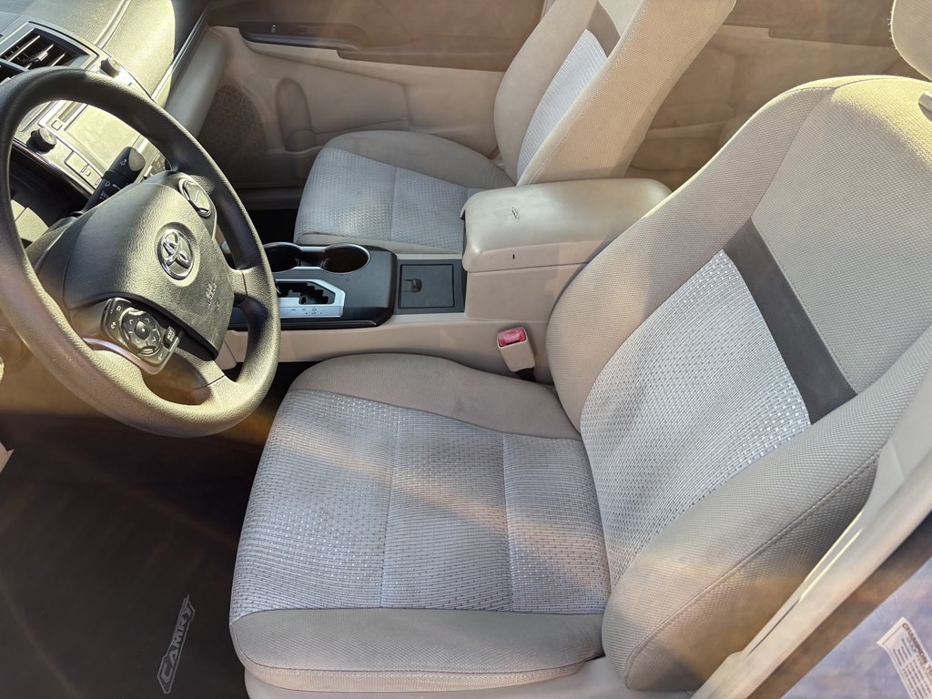 2012 Toyota Camry Image 6