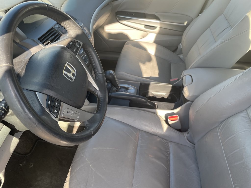 2010 Honda Accord Image 3
