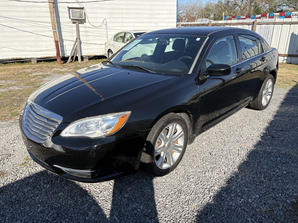 2012 Chrysler 200 Image 3