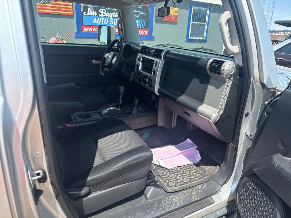 2008 Toyota FJ Cruiser Image 11