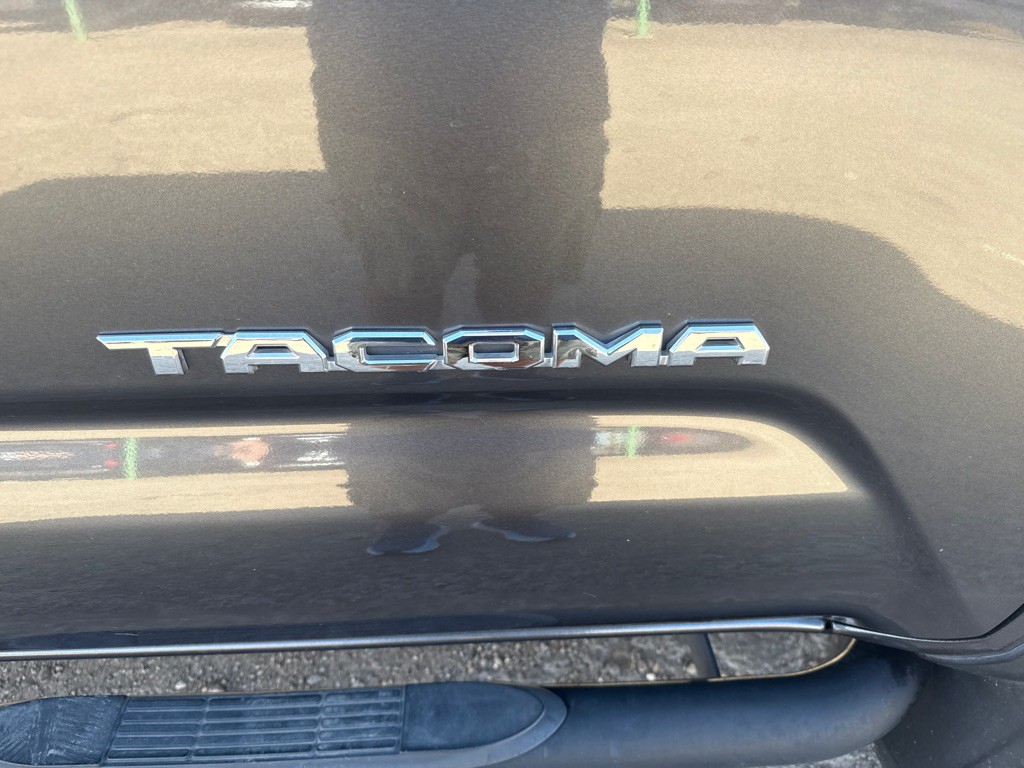 2019 Toyota Tacoma Image 8