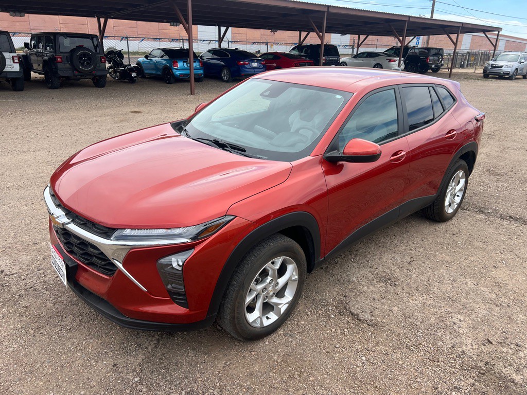 2024 Chevrolet Trax Image 2