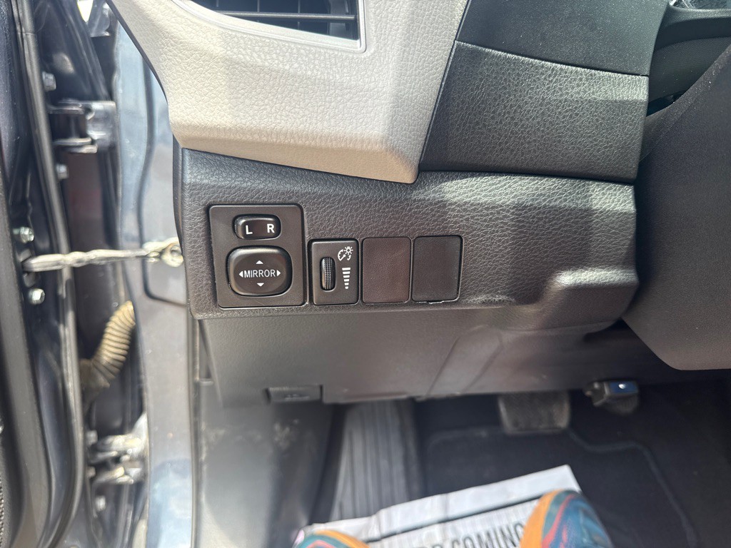 2016 Toyota Corolla Image 20