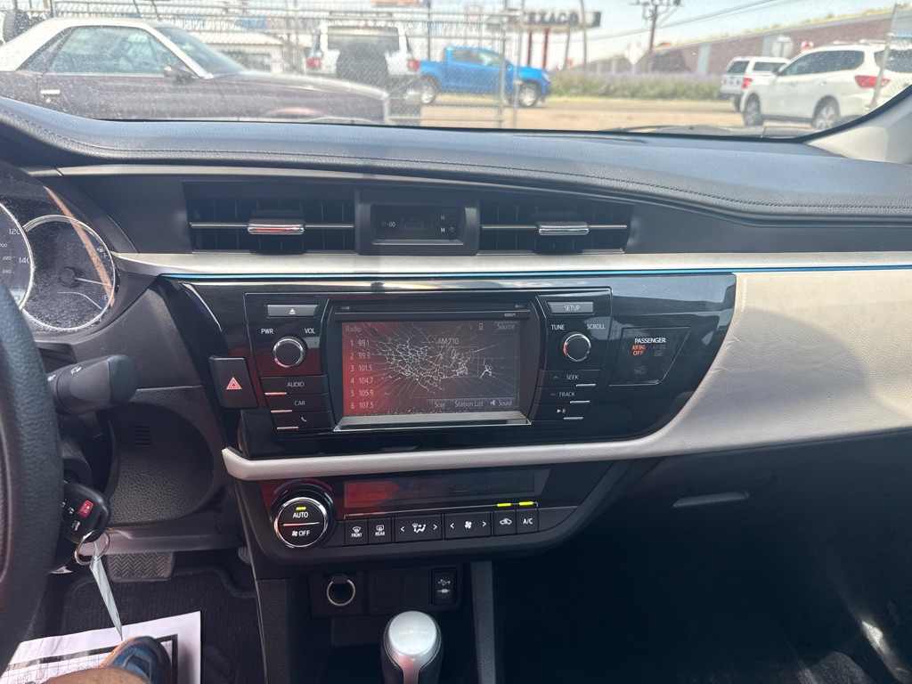 2016 Toyota Corolla Image 24
